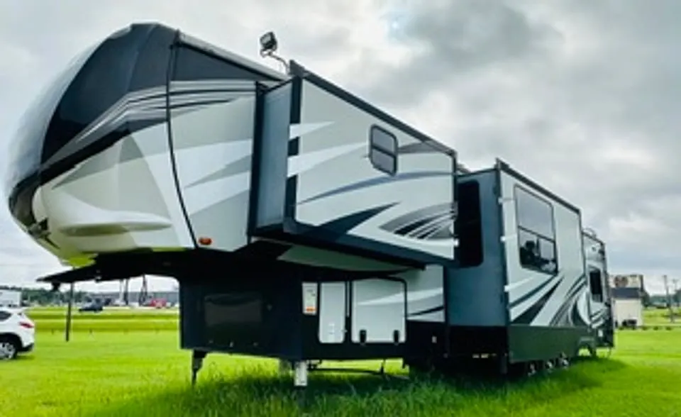 2018 Heartland Cyclone HD toy hauler, listing photo 2 of 37