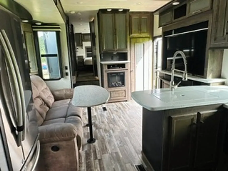 2018 Heartland Cyclone HD toy hauler, listing photo 14 of 37