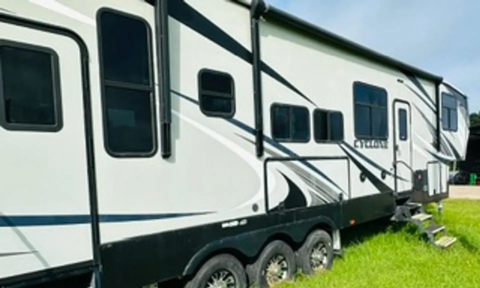 2018 Heartland Cyclone HD toy hauler, listing photo 7 of 37