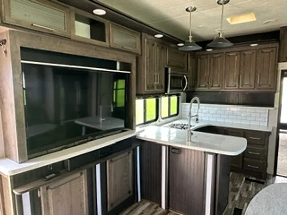 2018 Heartland Cyclone HD toy hauler, listing photo 9 of 37